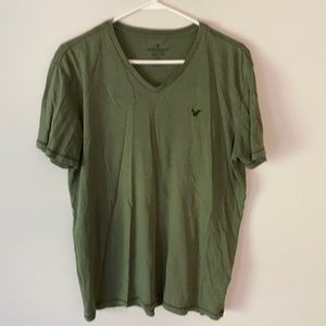 American Eagle men’s v neck